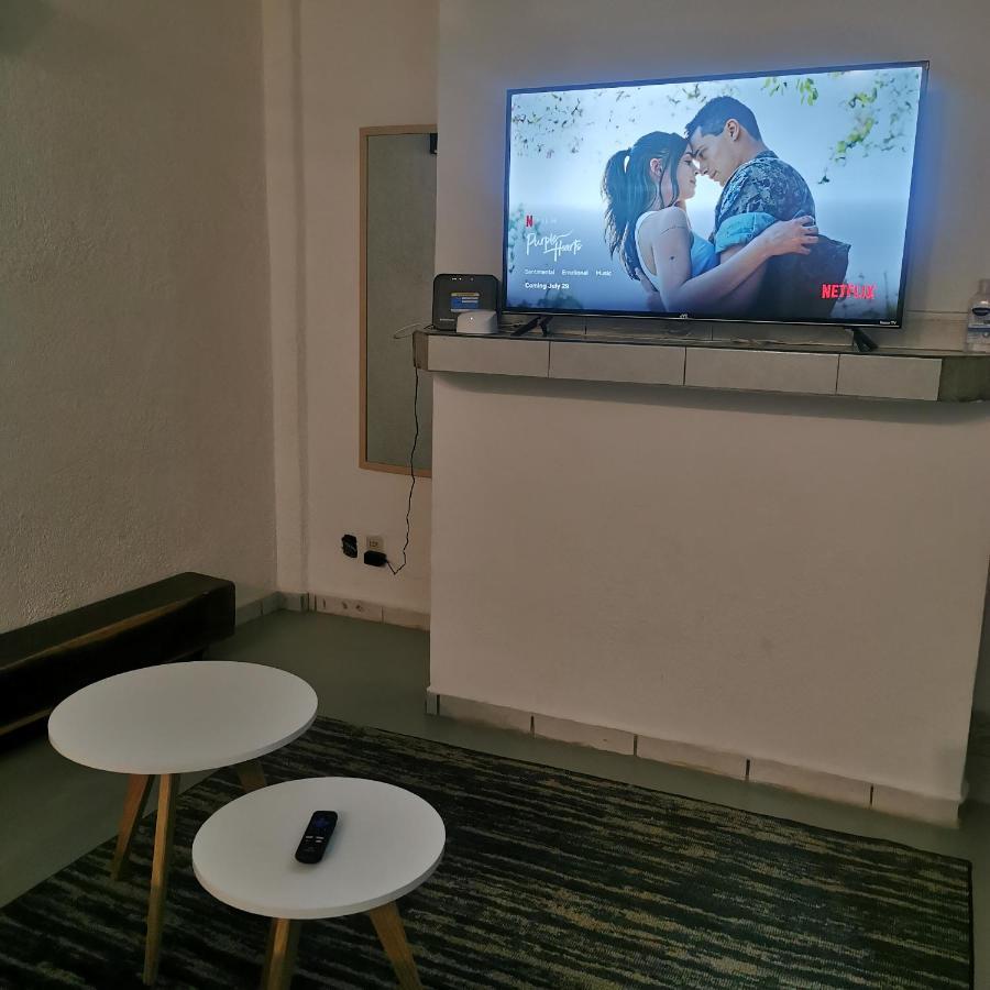 2 Bedroom Apartment With A/C Wi-Fi Best Location! Ζιουατανέχο Εξωτερικό φωτογραφία